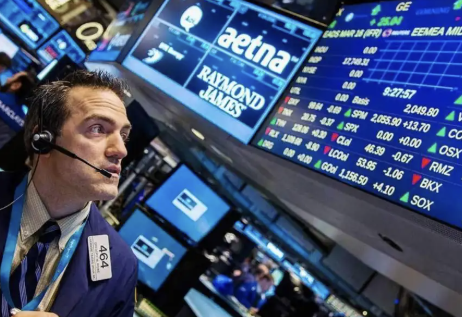 Euforia financiera: el Riesgo País cayó 400 puntos y marcó su menor nivel desde agosto