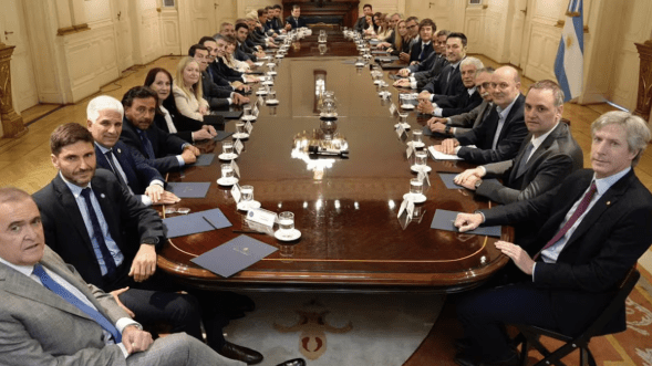 Gobernadores, entre dudas y silencio ante una posible reunión por la reforma&nbsp;laboral