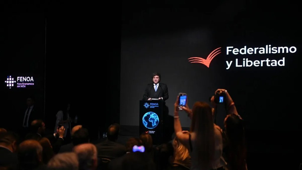 Milei cerró el Foro del NOA con críticas al kirchnerismo antes de viajar a Europa