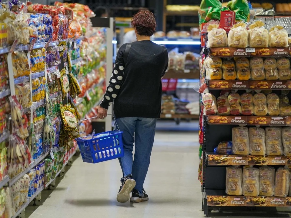 La desaceleración en alimentos e indumentaria impulsó la baja de la inflación en&nbsp;junio