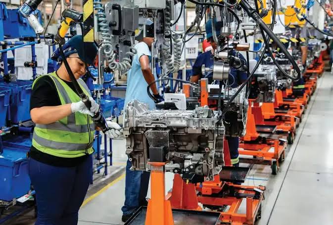 La economía creció 0,2% interanual en mayo, aunque mostró una baja frente a abril