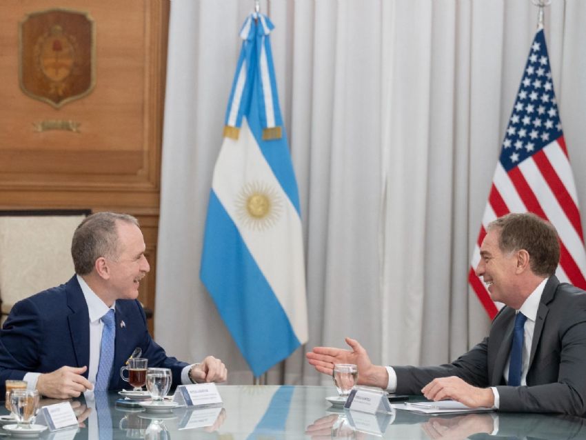 Santilli y el embajador de Estados Unidos repasaron las reformas que el Ejecutivo llevará al Congreso